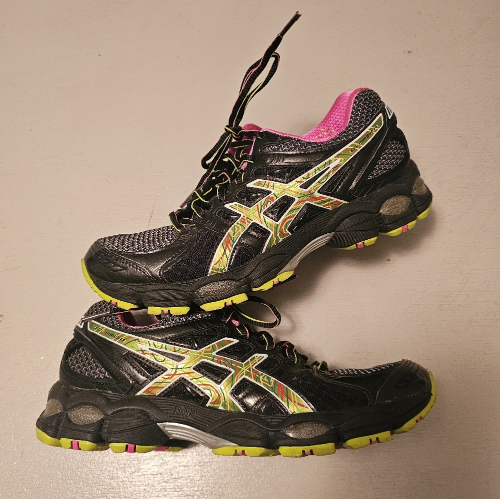 Asics tennis shoes